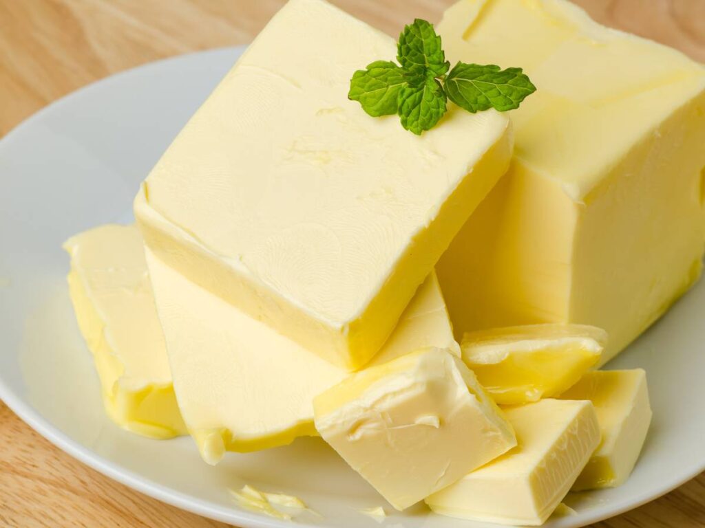 Czy pies może jeść masło? 16 Kostka masła
